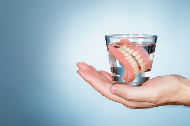 How to Whiten Dentures: Restore Your Bright Smile Easily at Home